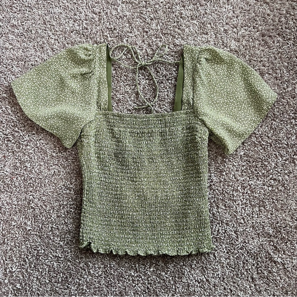 A&F cropped blouse